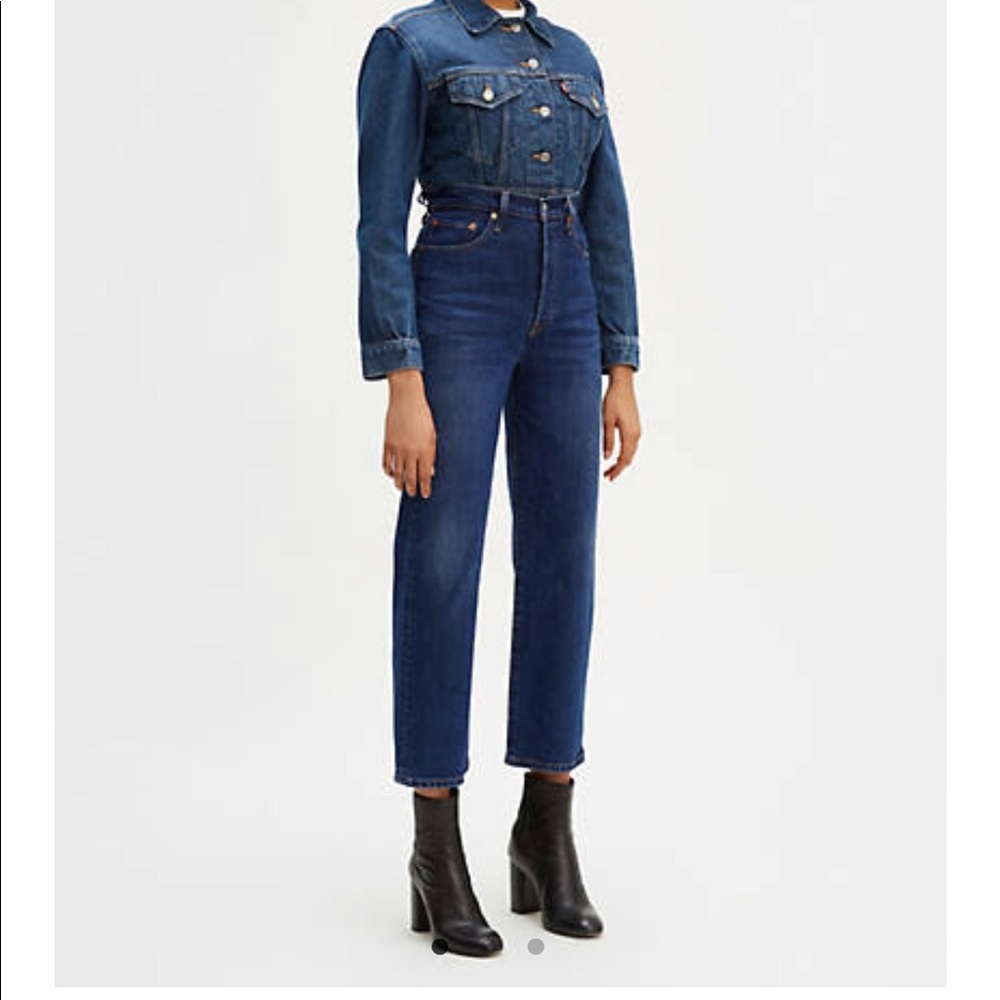 Levis Ribcage Straight